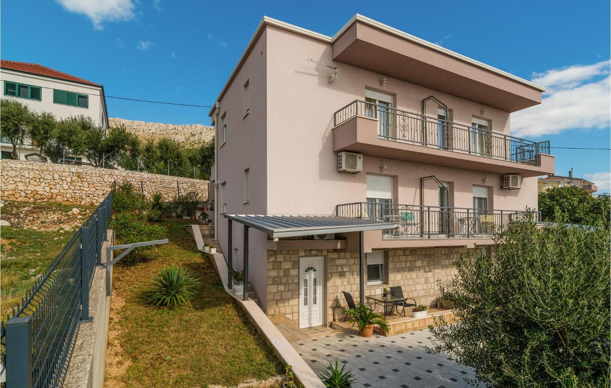 2 Bedroom Awesome Apartment In Mali Rat Sumpetar Exterior foto