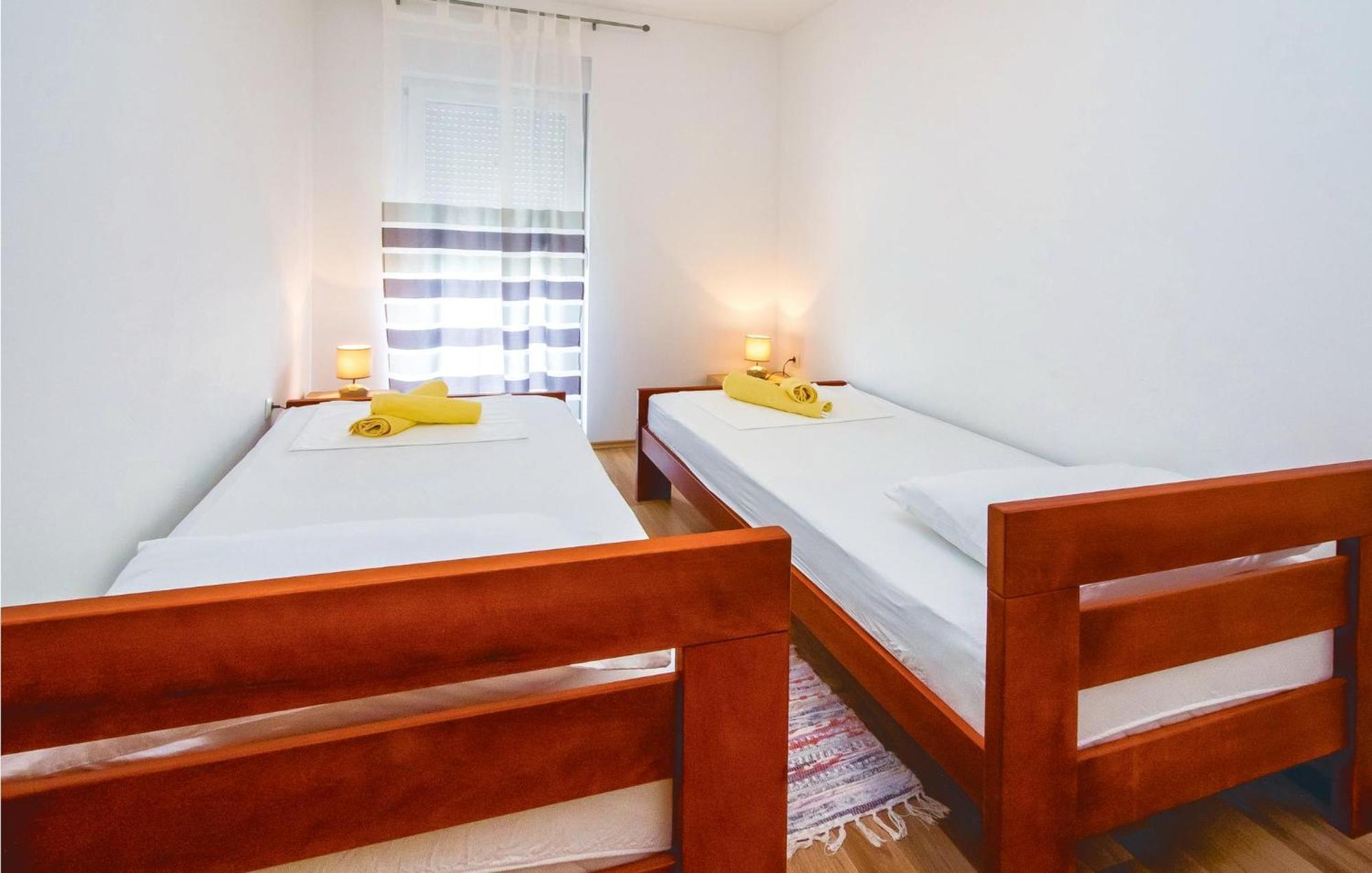 2 Bedroom Awesome Apartment In Mali Rat Sumpetar Exterior foto