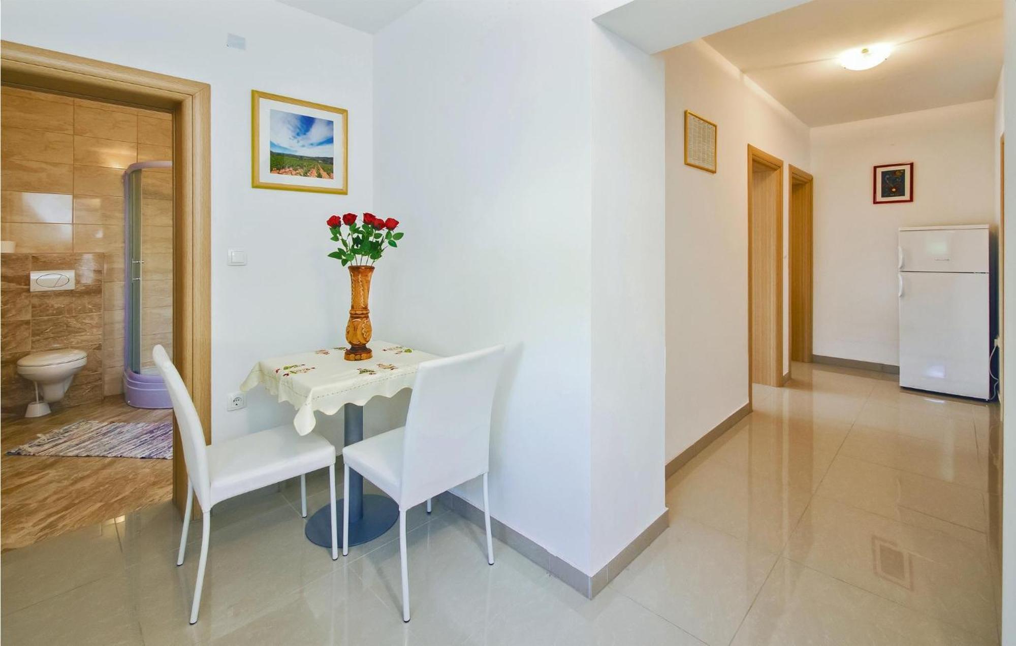 2 Bedroom Awesome Apartment In Mali Rat Sumpetar Exterior foto